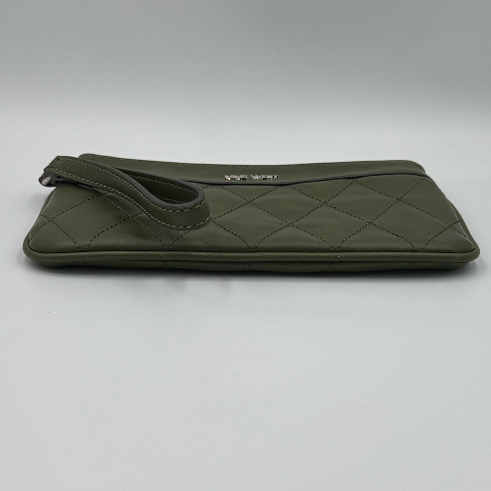 Green Quilted Nine West Wristlet Wallet Pouch - Picture 3 of 9